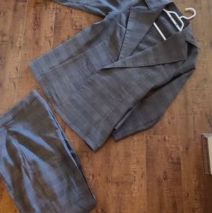 Women Suit (blazer and pants)